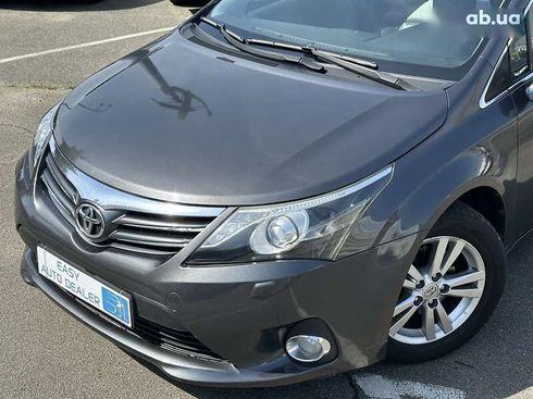 Toyota Avensis 2013 - фото 9