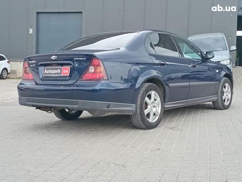 Chevrolet Evanda 2005 синий - фото 6