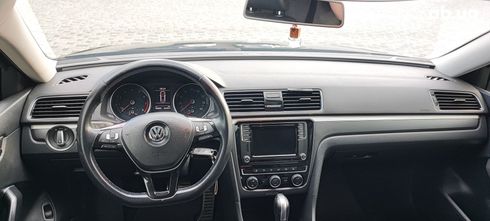 Volkswagen Passat 2018 черный - фото 11