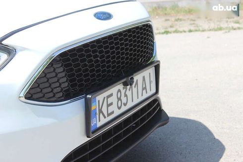 Ford Focus 2016 - фото 14