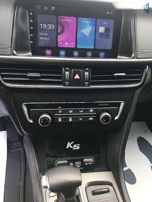 Kia K5 2017 - фото 3