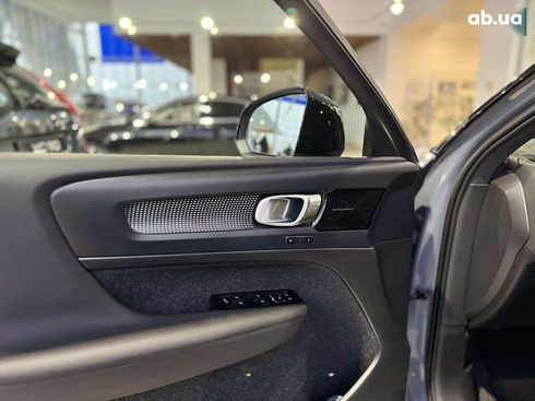 Volvo XC40 2021 - фото 13