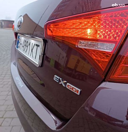 Kia Optima 2012 вишневый - фото 6