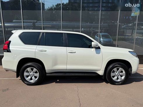 Toyota Land Cruiser Prado 2019 - фото 7