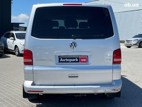Volkswagen Caravelle 2013 серый - фото 13