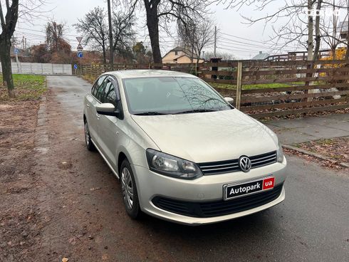 Volkswagen Polo 2013 бежевый - фото 9