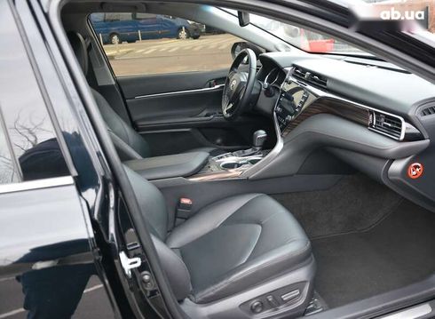 Toyota Camry 2019 - фото 12