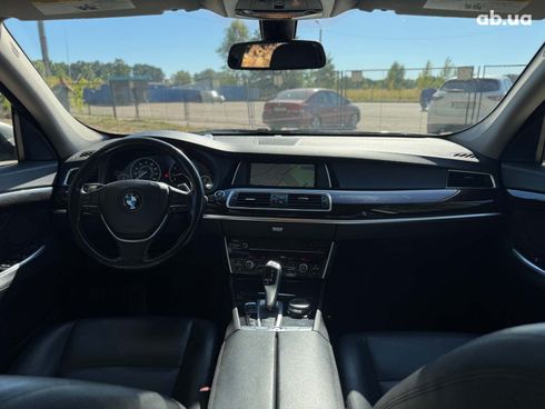BMW 5 серия 2017 серый - фото 45