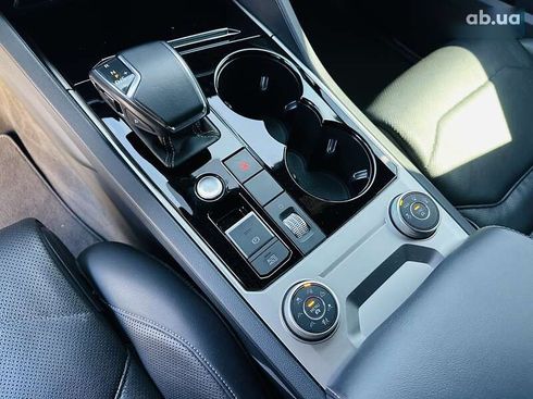 Volkswagen Touareg 2018 - фото 19