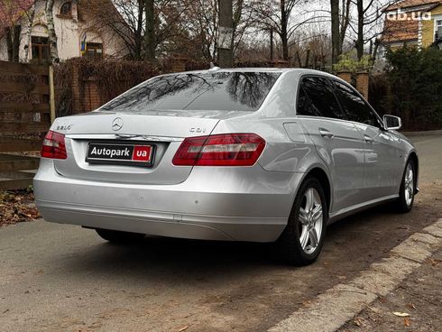 Mercedes-Benz E-Класс 2013 серый - фото 11