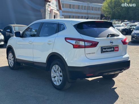 Nissan Qashqai 2017 белый - фото 9