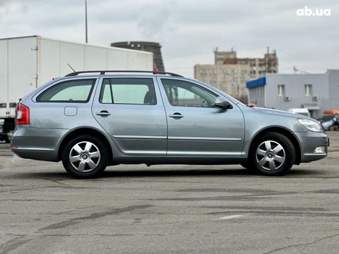 Skoda Octavia 2012 серый - фото 5