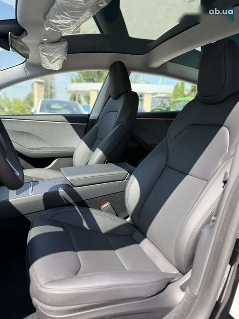 Tesla Model 3 2024 - фото 21
