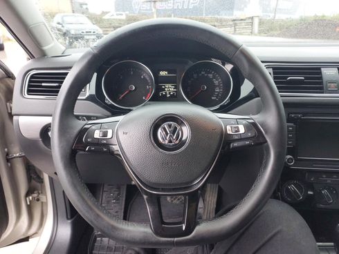 Volkswagen Jetta 2015 бежевый - фото 5