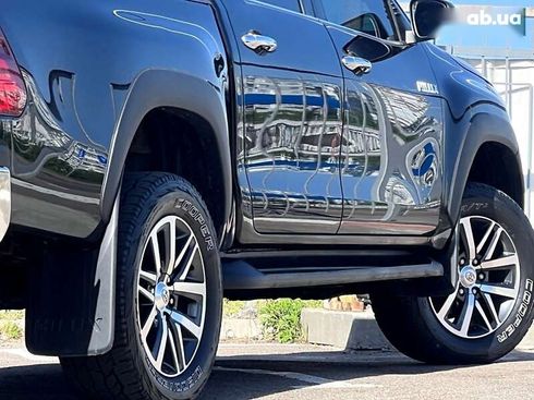 Toyota Hilux 2017 - фото 17