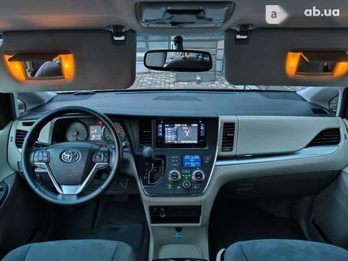 Toyota Sienna 2014 - фото 17