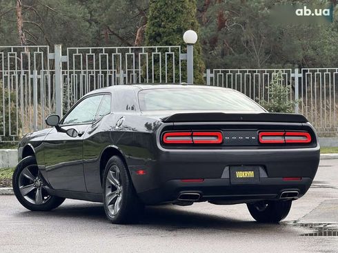 Dodge Challenger 2020 - фото 19