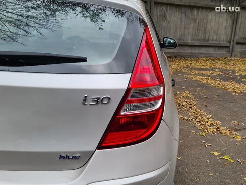 Hyundai i30 2011 бежевый - фото 14