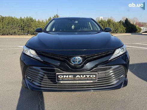 Toyota Camry 2019 - фото 3