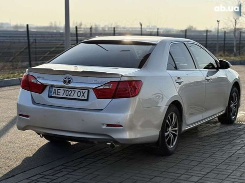 Toyota Camry 2011 - фото 9