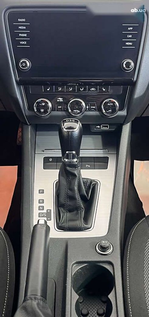 Skoda Octavia 2018 - фото 20