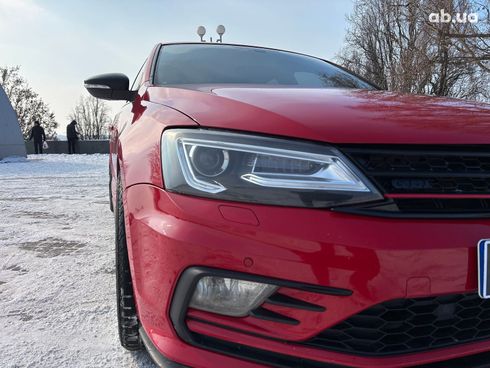 Volkswagen Jetta GLI 2016 красный - фото 9