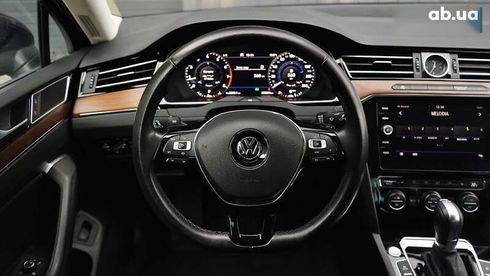 Volkswagen Passat 2018 - фото 25