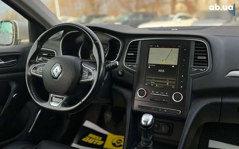 Renault Megane 2016 - фото 17