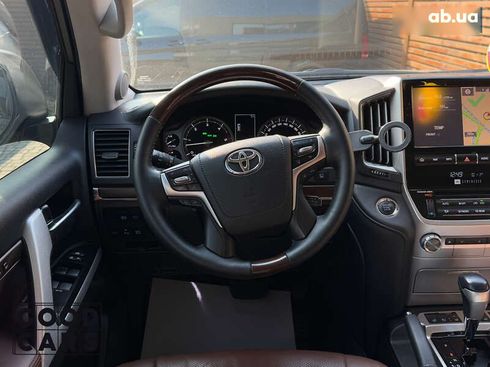 Toyota Land Cruiser 2016 - фото 29