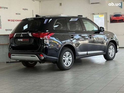Mitsubishi Outlander 2020 - фото 10