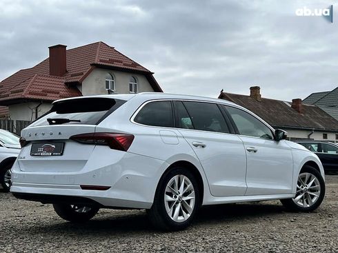 Skoda Octavia 2022 - фото 8