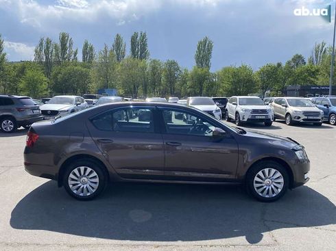 Skoda Octavia 2015 - фото 6