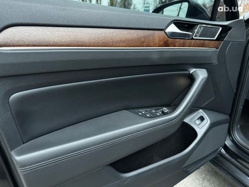 Volkswagen Passat 2018 серый - фото 29