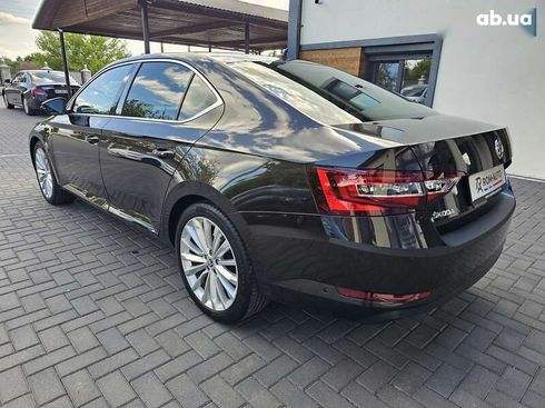 Skoda Superb 2016 - фото 7