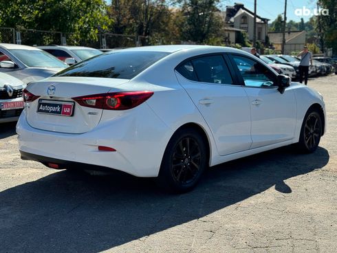 Mazda 3 2014 белый - фото 12