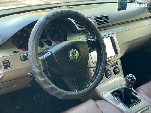 Volkswagen passat b6 2007 коричневый - фото 14