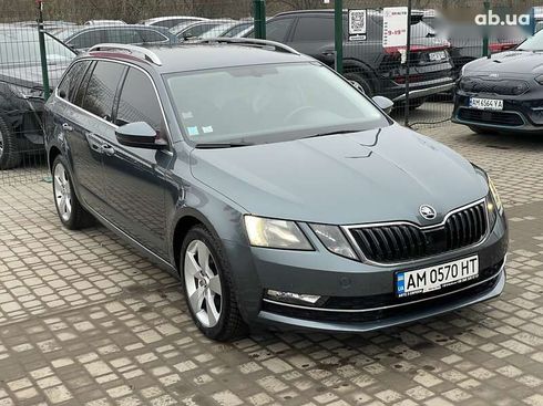 Skoda Octavia 2019 - фото 10