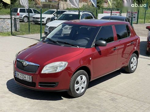 Skoda Fabia 2008 - фото 2
