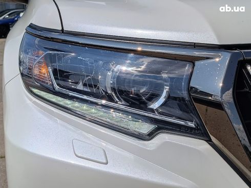 Toyota Land Cruiser Prado 2021 белый - фото 5