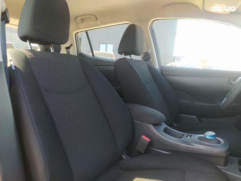 Nissan Leaf 2017 серый - фото 20
