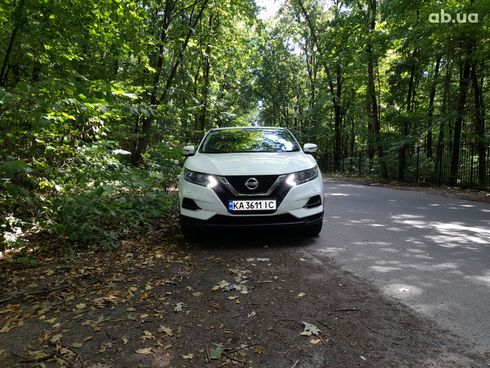 Nissan Qashqai 2019 белый - фото 2