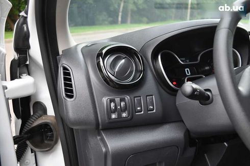 Renault Trafic 2021 - фото 30