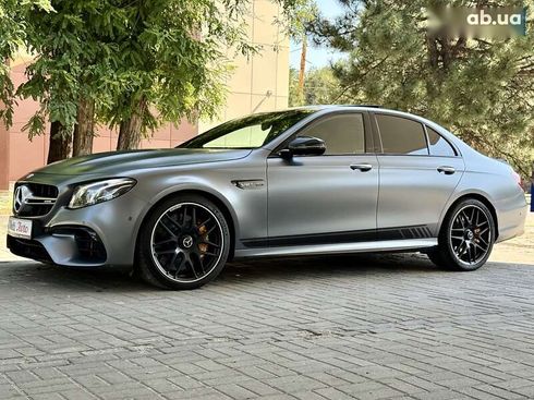 Mercedes-Benz E-Класс 2018 - фото 3