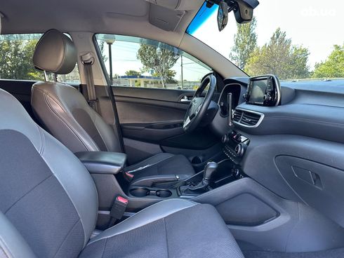 Hyundai Tucson 2019 серый - фото 77