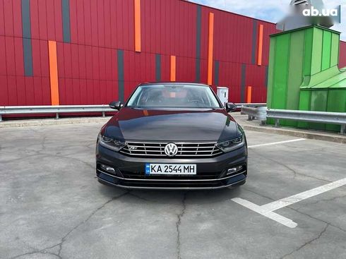 Volkswagen Passat 2018 - фото 2