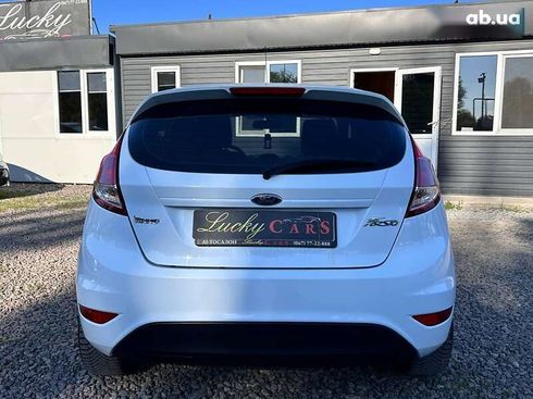 Ford Fiesta 2016 - фото 8