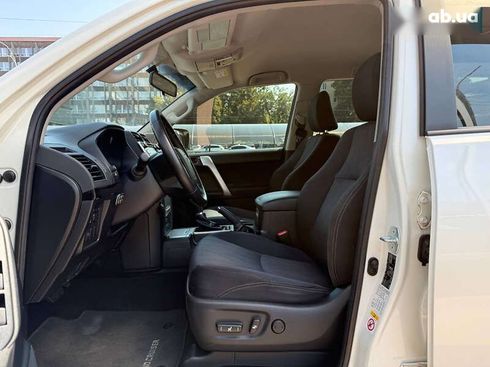 Toyota Land Cruiser Prado 2019 - фото 9