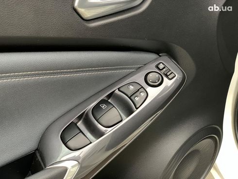 Nissan Juke 2021 белый - фото 22