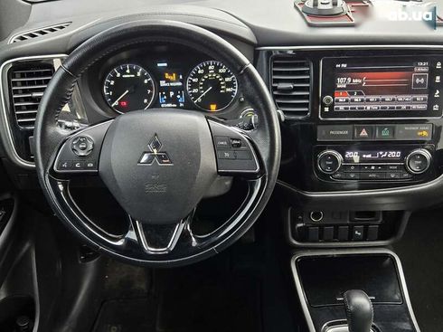Mitsubishi Outlander 2017 - фото 21