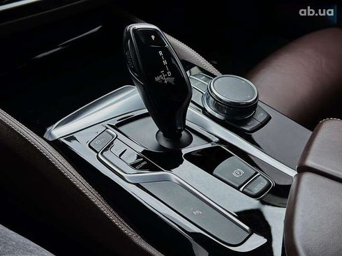 BMW 5 серия 2016 - фото 30